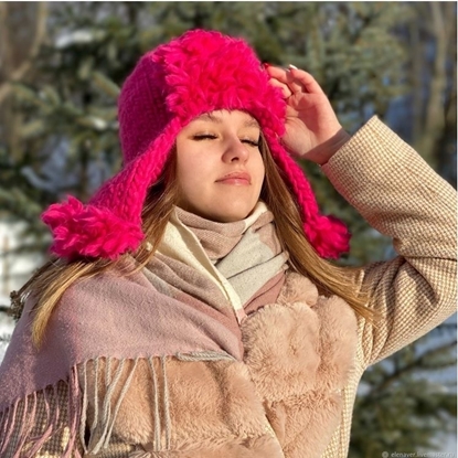 картинка шапка-ушанка зимняя женская вязаная , цвет: фуксия